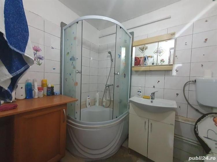 Casă cu 2 camere cu Canalizare în Central