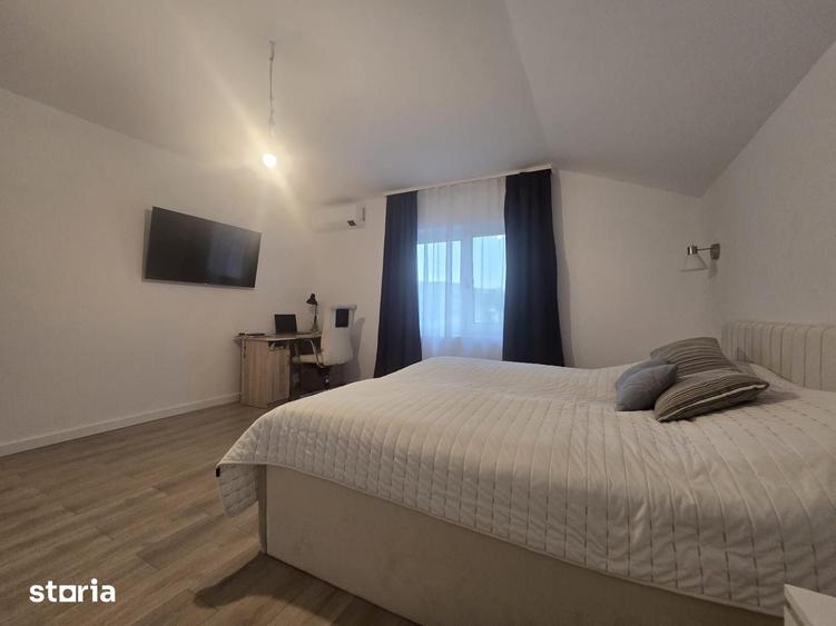 Casă cu 4 camere cu Teren 1239 Mp în Cetate