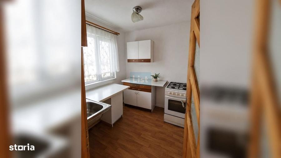 Casă cu 4 camere în Vama