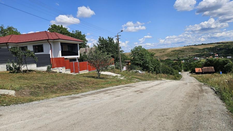 Teren Construcții intravilan de 1801 mp, în Borhanci