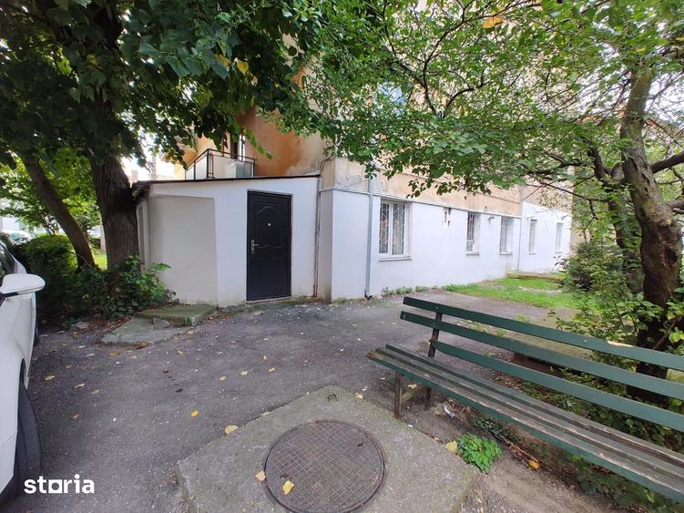 Apartament cu 4 camere în Progresul