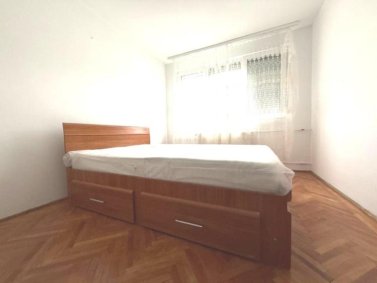 Apartament cu 3 camere decomandat, mobilat în Costin Georgian