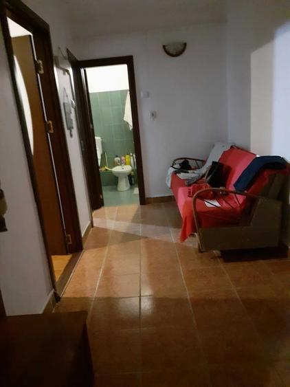 Apartament cu 3 camere decomandat în Calea lui Traian-Sud