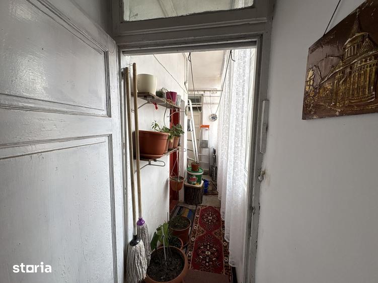 Apartament cu 4 camere în Victoriei