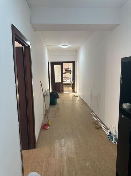 Apartament cu 3 camere decomandat, mobilat în Central