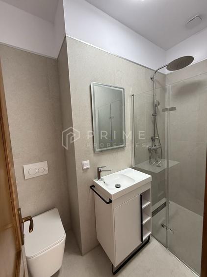Casă individuală cu 4 camere cu Canalizare în Central