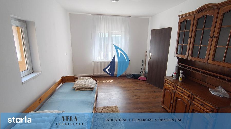 Casă cu 4 camere cu Teren 460 Mp în Livezeni