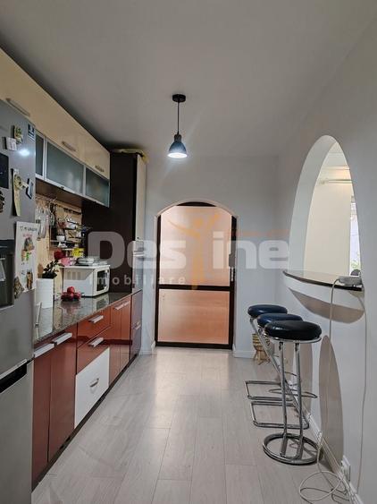 Apartament cu 3 camere decomandat în Gară