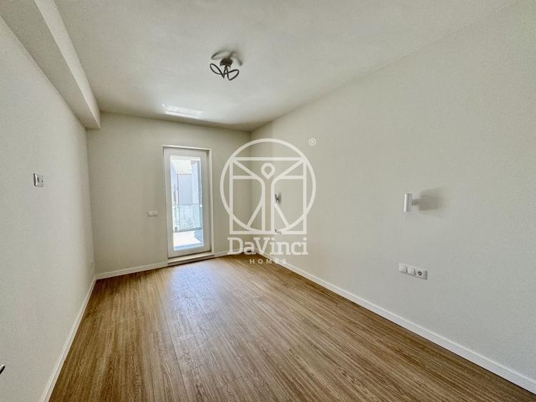 Apartament cu 3 camere decomandat în Exterior Vest