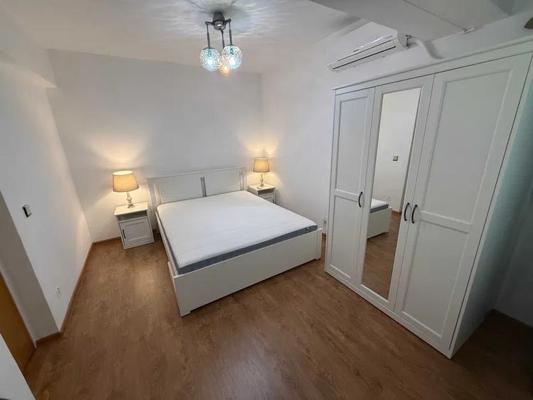Apartament cu 3 camere decomandat, mobilat în Iancului