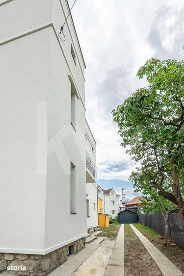 Casă cu 8 camere cu Teren 606 Mp în Calea Dumbrăvii