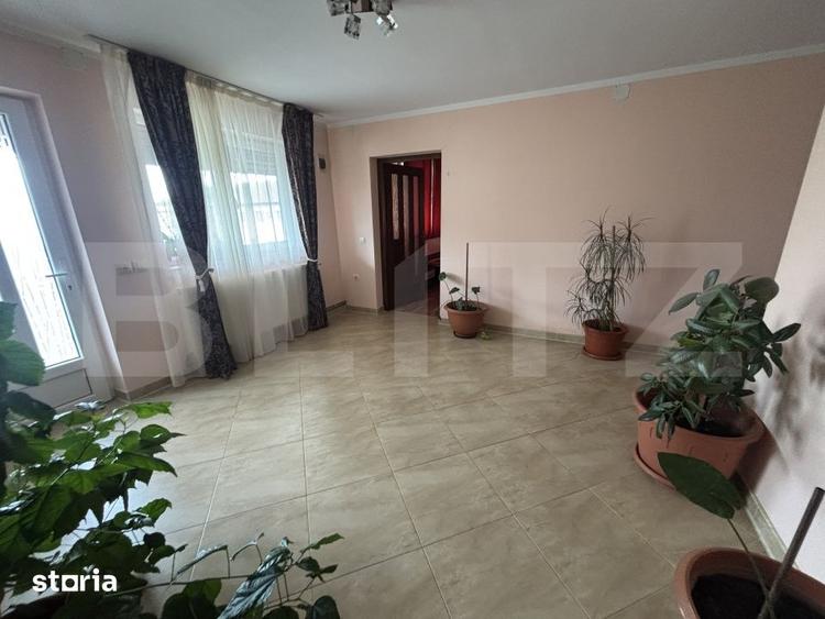 Casă cu 9 camere cu Teren 740 Mp în Central