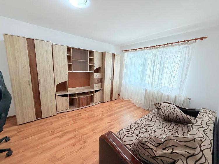 Apartament cu 2 camere decomandat în Tolstoi