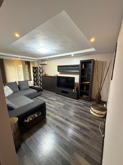 Apartament cu 3 camere decomandat, mobilat în Soarelui