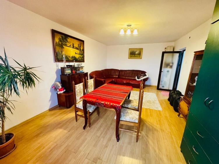 Apartament cu 2 camere semidecomandat în Vișan