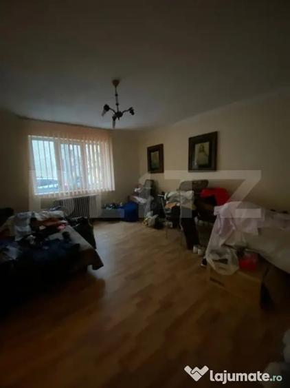 Casă cu 7 camere cu Teren 500 Mp în Ștefan cel Mare