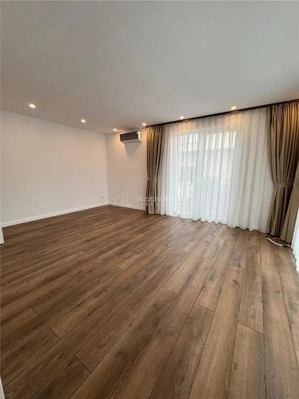 Casă cu Teren 425 Mp în Mărăști