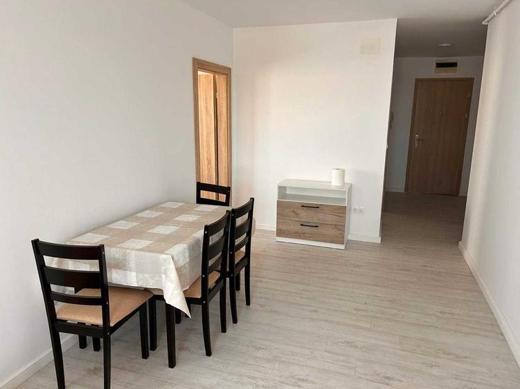 Apartament cu 3 camere decomandat în Torontalului