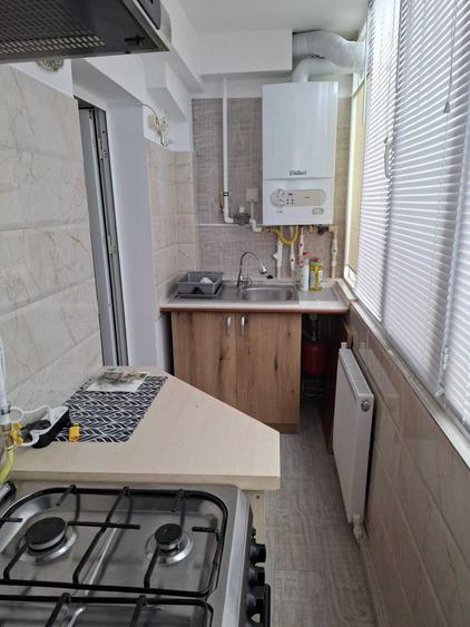 Apartament cu 4 camere decomandat în Exterior Vest