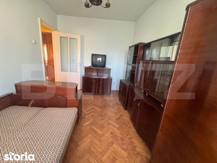 Apartament cu 3 camere semidecomandat în Central