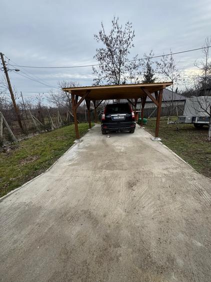 Casă individuală cu 7 camere cu Teren 4000 Mp în Exterior Est
