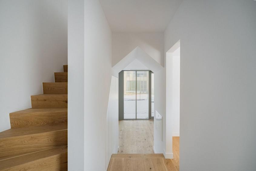 Duplex cu 4 camere cu Canalizare în Tunari