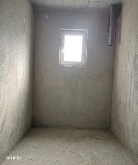 Casă cu 5 camere cu Teren 388 Mp în Șimnicu de Sus