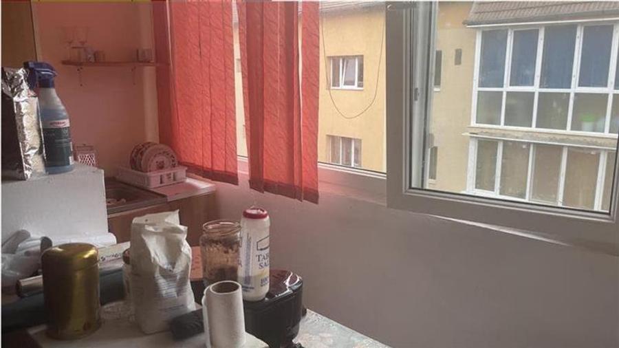 Apartament cu 2 camere decomandat, mobilat în Dâmbovița