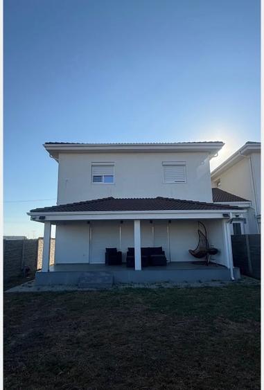 Duplex cu 5 camere cu Canalizare în Moșnița Veche