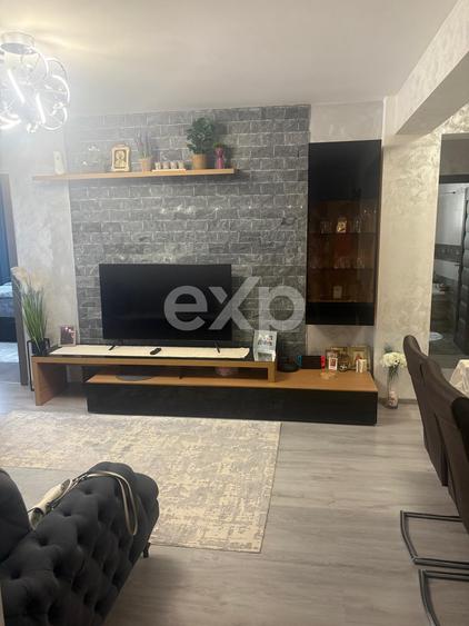 Apartament cu 3 camere decomandat, mobilat în Trivale