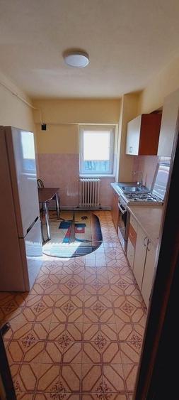 Apartament cu 2 camere decomandat în Hala Centrală