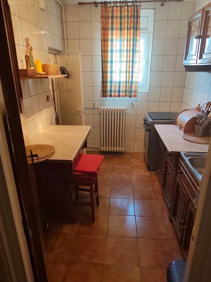 Apartament cu 3 camere decomandat în Titan