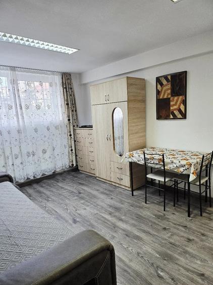 Apartament cu 2 camere semidecomandat în Energiei