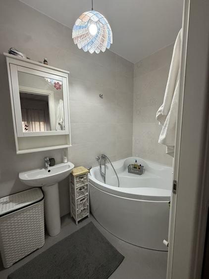 Apartament cu 3 camere decomandat în Grozăvești