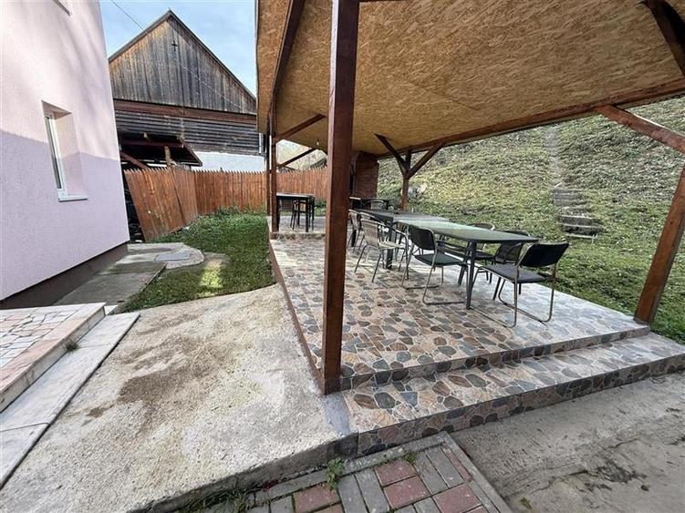 Spațiu comercial, de 1,300 mp, în Ghimeș-Făget