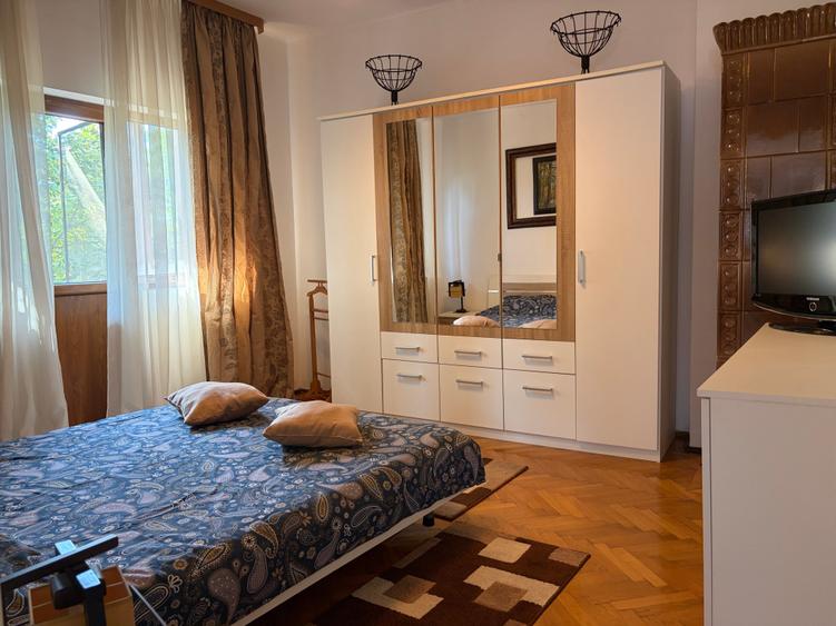 Apartament cu 3 camere semidecomandat în Cotroceni