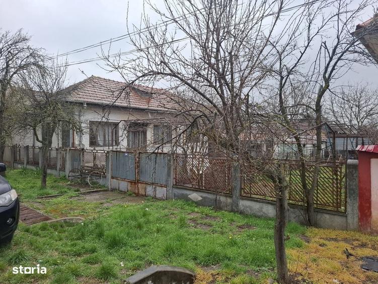 Casă cu 4 camere în Țuglui