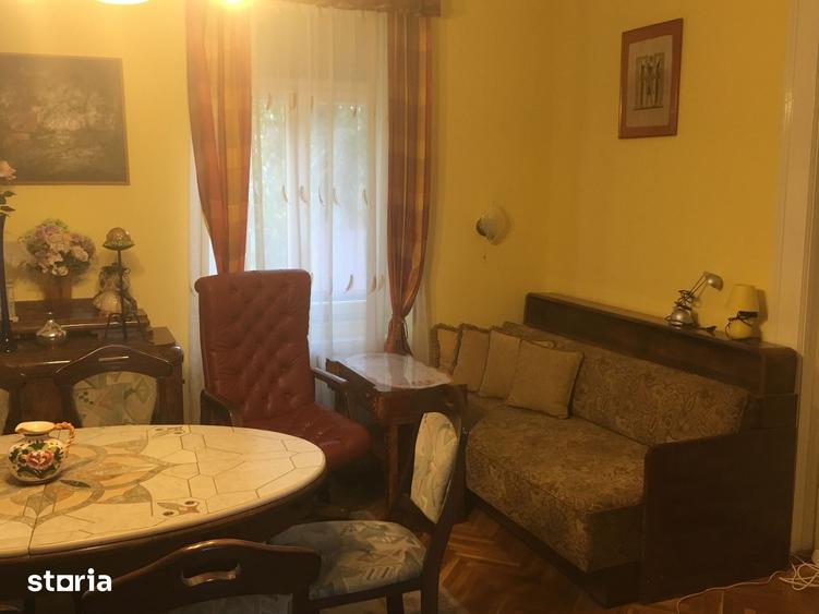 Casă cu 3 camere decomandat cu Teren 311 Mp în Central