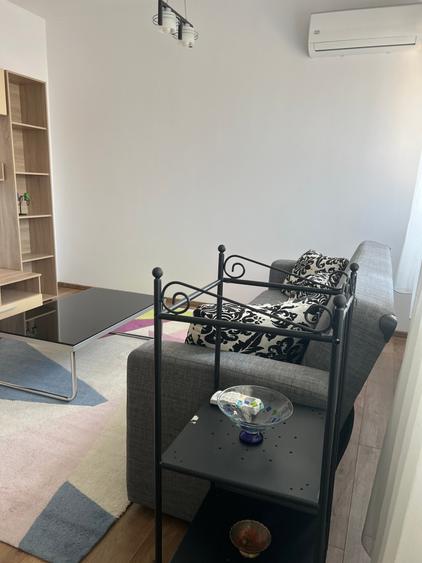 Apartament cu 2 camere decomandat în Fundeni