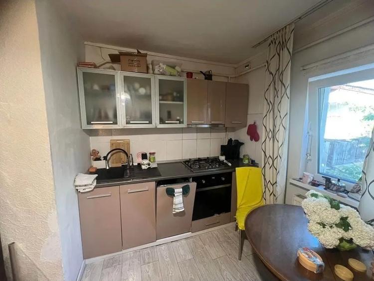 Apartament cu 3 camere decomandat în Exterior Vest