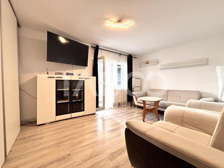 Apartament cu 3 camere decomandat, mobilat în Între Lacuri