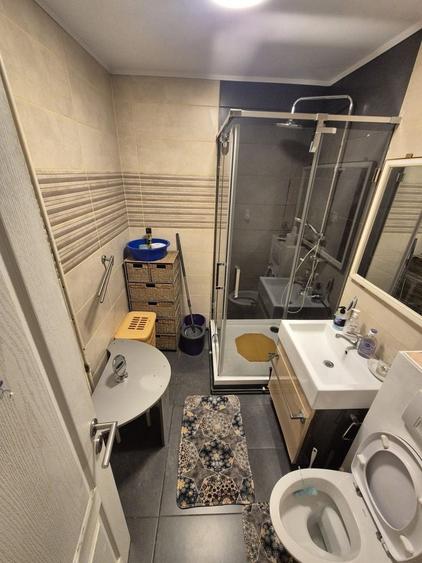 Apartament cu 2 camere decomandat în Berceni