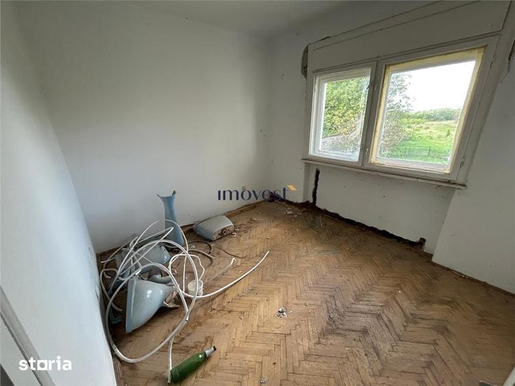 Casă cu 5 camere cu Teren 400 Mp în Titulescu