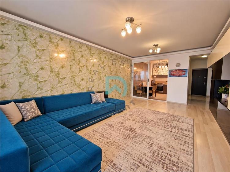 Apartament cu 2 camere decomandat în Tractorul