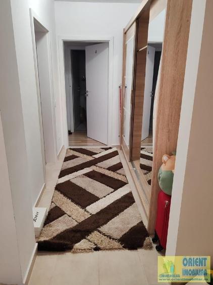 Apartament cu 3 camere nedecomandat în Tomis Plus