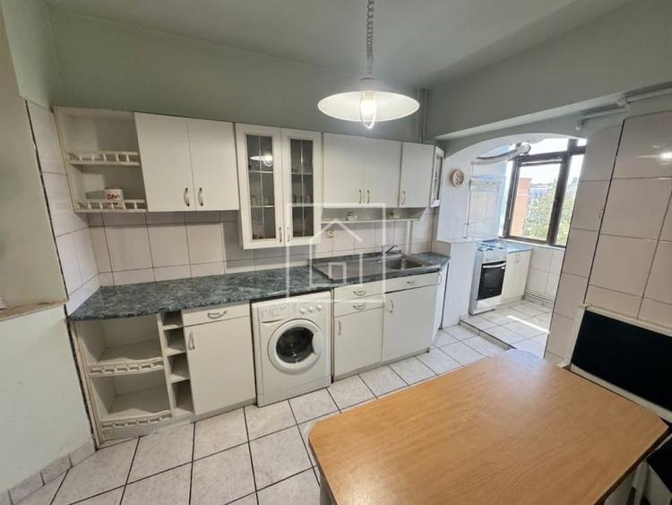 Apartament cu 4 camere decomandat, mobilat în Turnișor