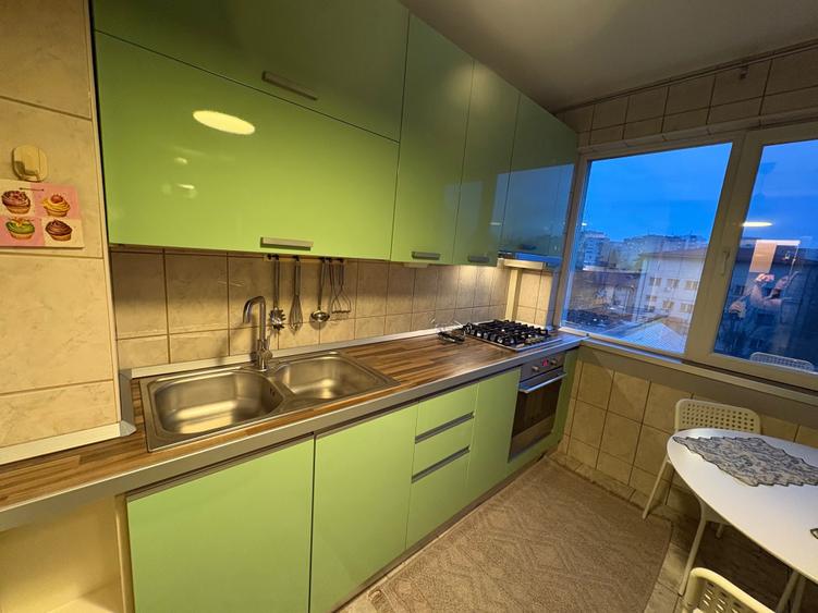 Apartament cu 2 camere semidecomandat în Apusului