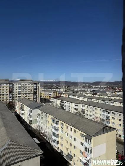 Apartament cu 3 camere decomandat în Micro 4