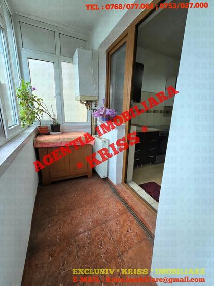 Apartament cu 4 camere decomandat în Negru Vodă