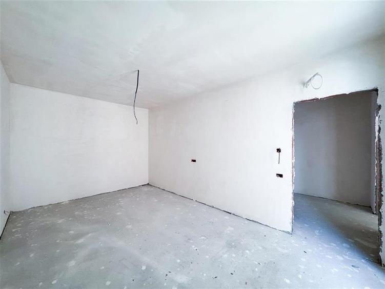 Apartament cu 2 camere decomandat în Aviației